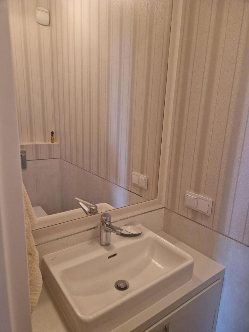 Chopin Airport Apartments Varsovie Extérieur photo